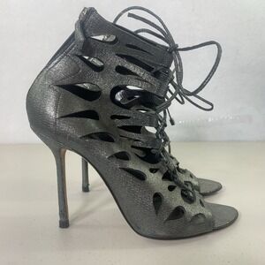 Marskinryyppy Nicole Brundage Women's 10 Booties Silver Metallic Laser Cut Heels